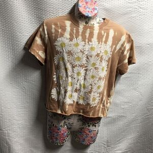 No Boundaries Juniors’ Cropped Graphic Tee – Daisy Print Tie-Dye – Size XS